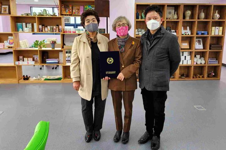 在韩同胞总联合会聘请韩国知名女性企业家安知明女士为顾问