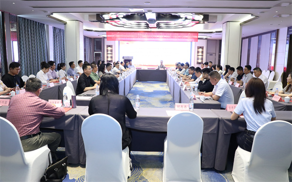 安徽省市长协会举办纪念中国人民抗日战争胜利80周年暨省市长协会企业家会员“学党史、悟思想、办实事、开新局”座谈会