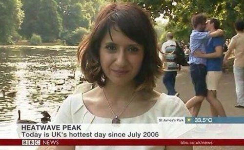 BBC女主播录外景时背后两男子激情接吻