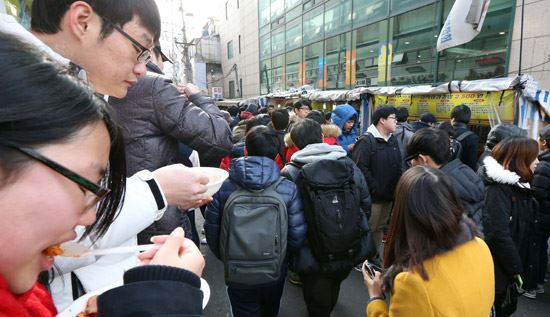 公务员编制人数破百万，报考人数也增加