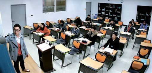 韩国高考自画像——复读生寄宿学院的24小时