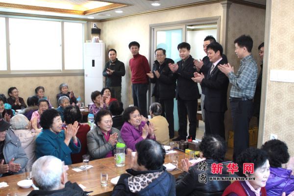 华韩会为永登浦中国同胞敬老院举办新春酒宴招待
