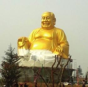 洛阳“大佛”留背头坐莲花 网友呼"受不了"(图)