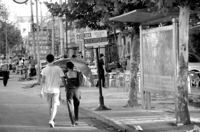 北京1名男子因停车争执当街摔死2岁女童