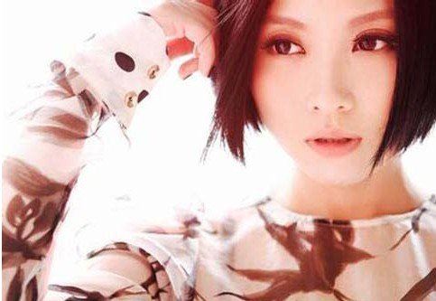 姚贝娜忆患癌：手术历时8小时 乳房切了再造