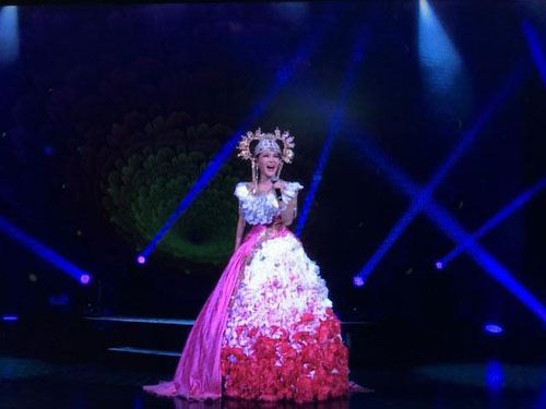乌兰图雅开启“花开四季”2018巡回演唱会加拿大总理致辞